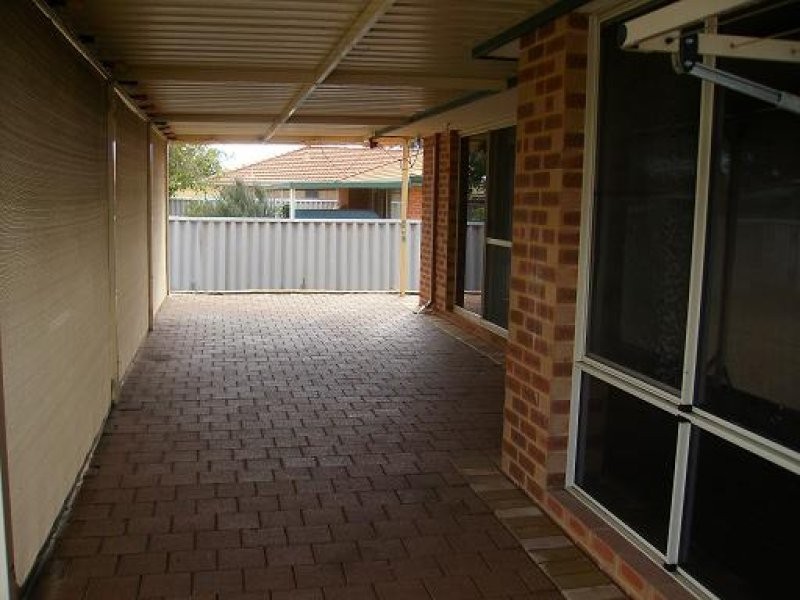 60 Chisholm Circle, Seville Grove WA 6112