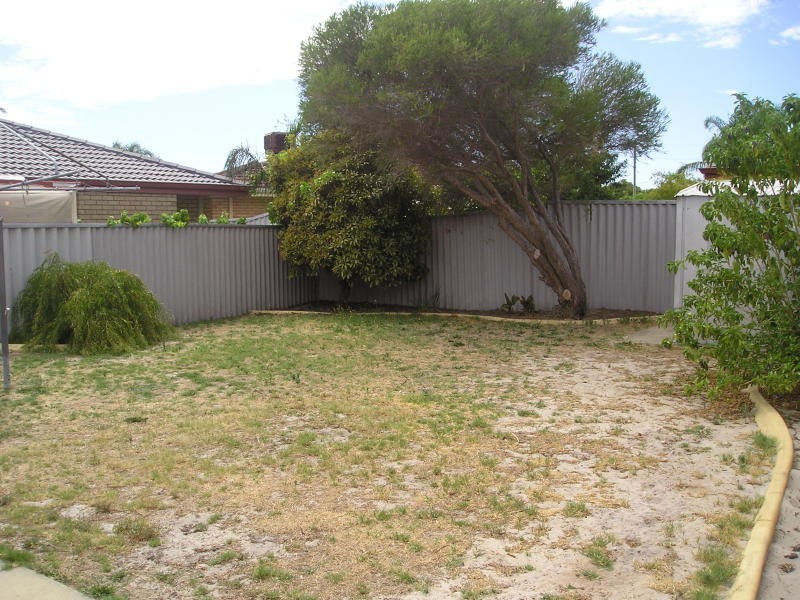 5 Piesse Place, Seville Grove WA 6112