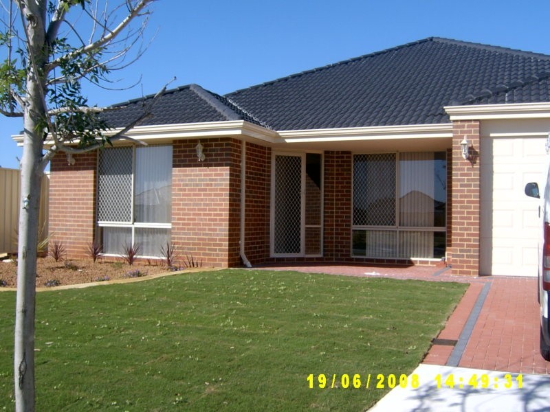 123 Seville Drive, Seville Grove WA 6112