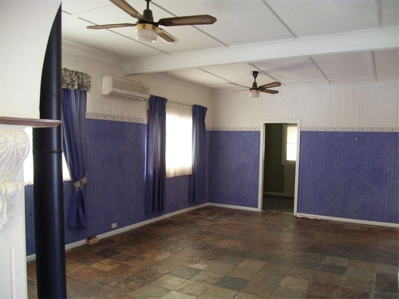 9 Murroobah Road, Wallacia NSW 2745