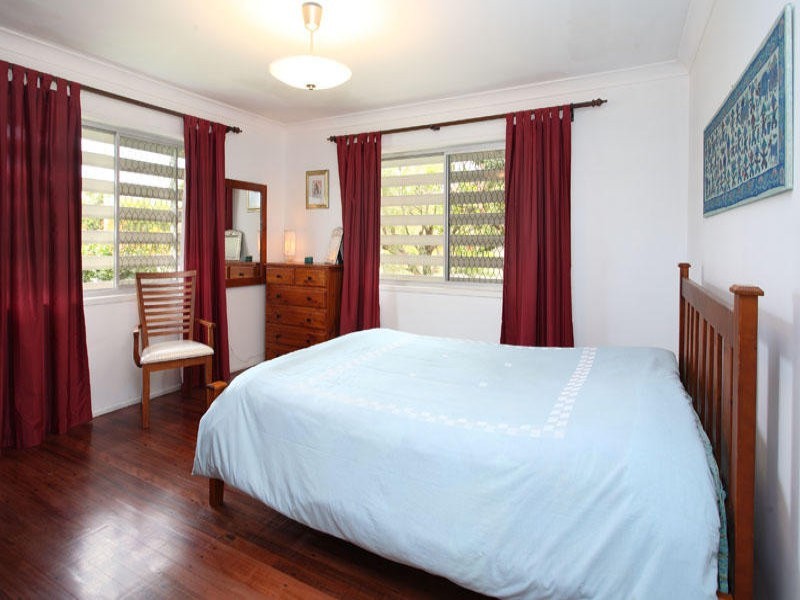 2 Glenside Street, Wavell Heights QLD 4012