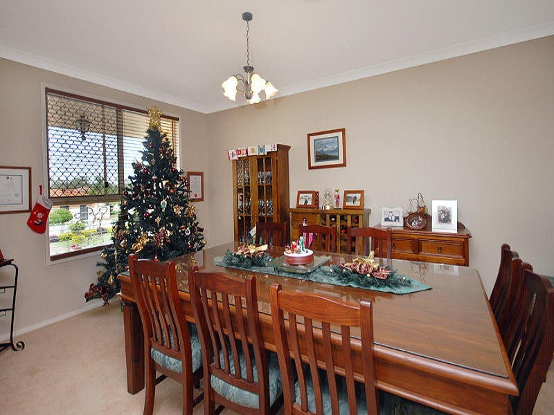 7 Lorenc Place, Bridgeman Downs QLD 4035