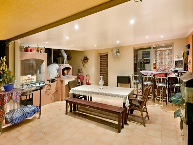 3 Cardiff Close, Bridgeman Downs QLD 4035