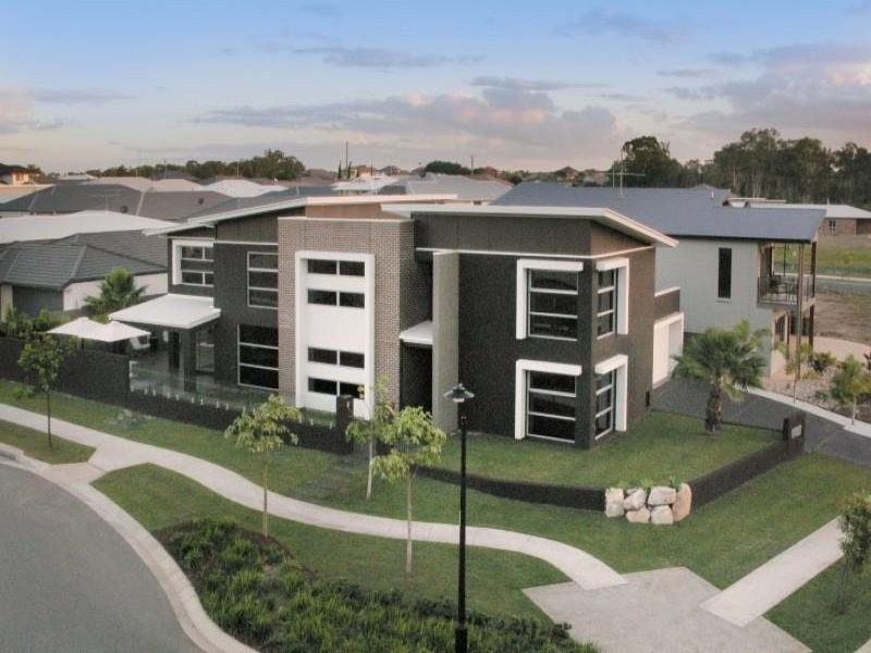 1 Parkway Crescent, Murrumba Downs QLD 4503