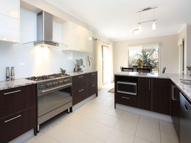 8 Cerbaia Close, Bridgeman Downs QLD 4035