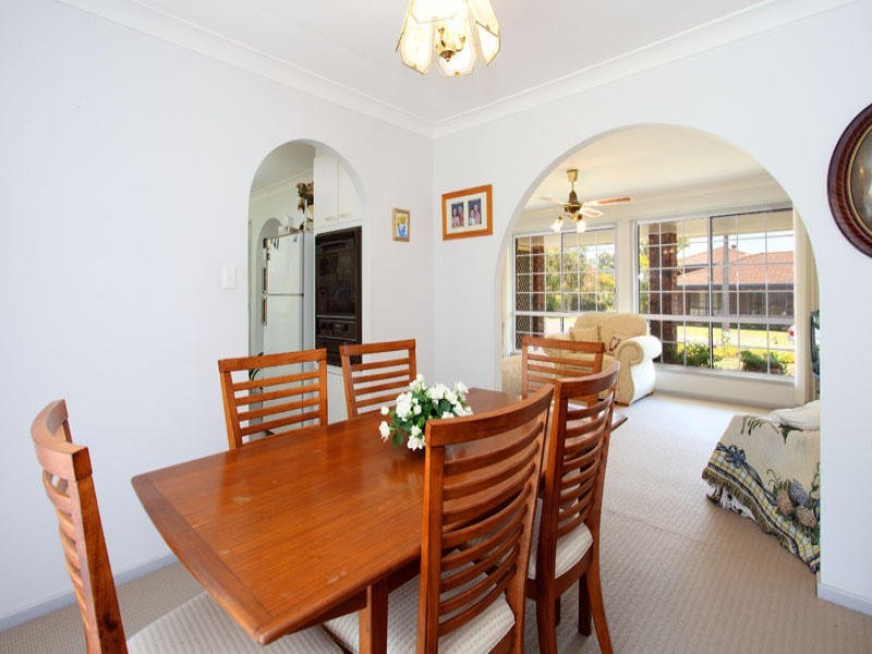 35 Pegasus Avenue, Eatons Hill QLD 4037