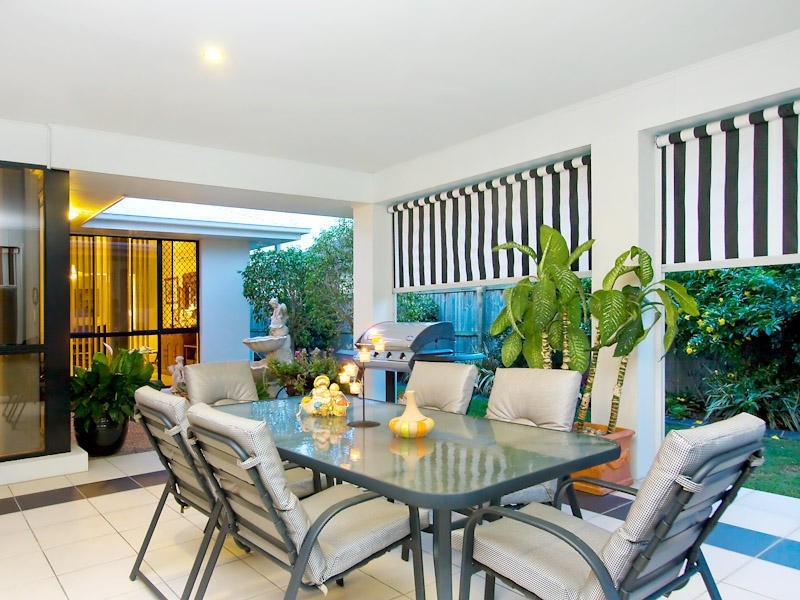 5 Oltrarno Place, Bridgeman Downs QLD 4035