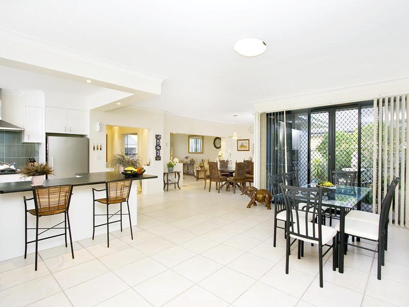 5 Oltrarno Place, Bridgeman Downs QLD 4035
