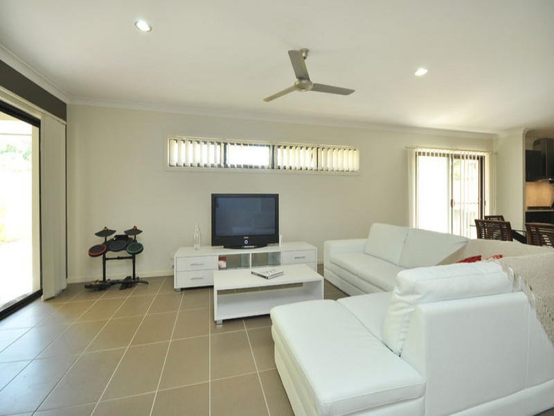 9 Booyong Place, Bridgeman Downs QLD 4035