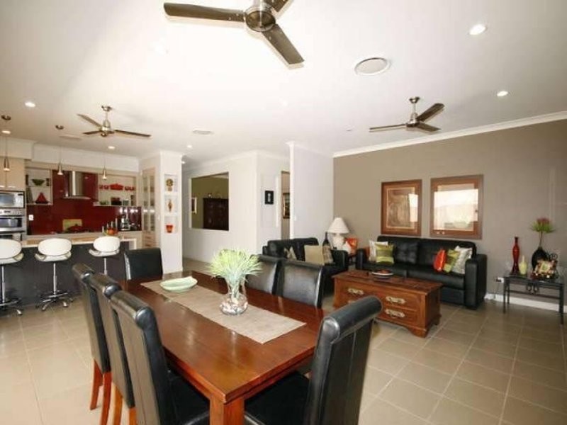 12 Cienna Place, Bridgeman Downs QLD 4035