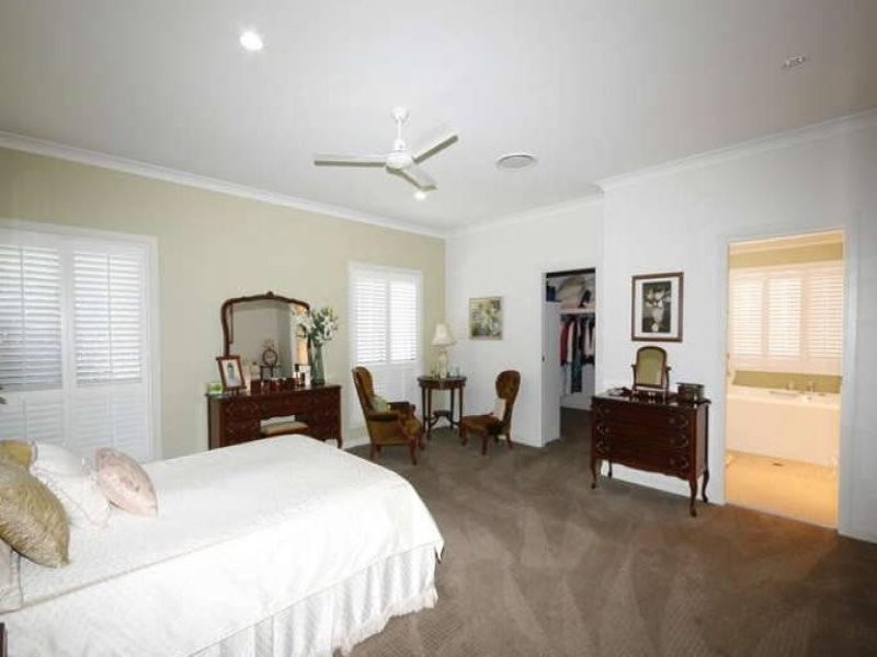 12 Cienna Place, Bridgeman Downs QLD 4035