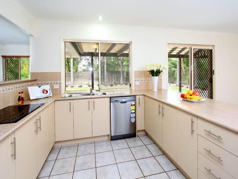 25 Redford Crescent, Mcdowall QLD 4053