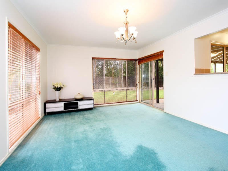 25 Redford Crescent, Mcdowall QLD 4053