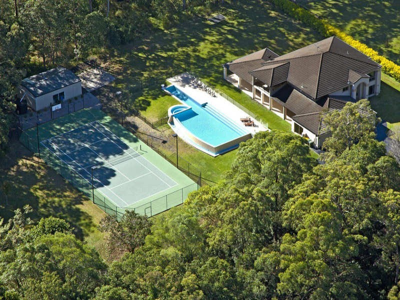 16 Priestley Road, Bridgeman Downs QLD 4035