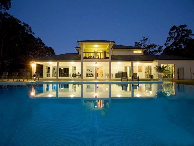 16 Priestley Road, Bridgeman Downs QLD 4035