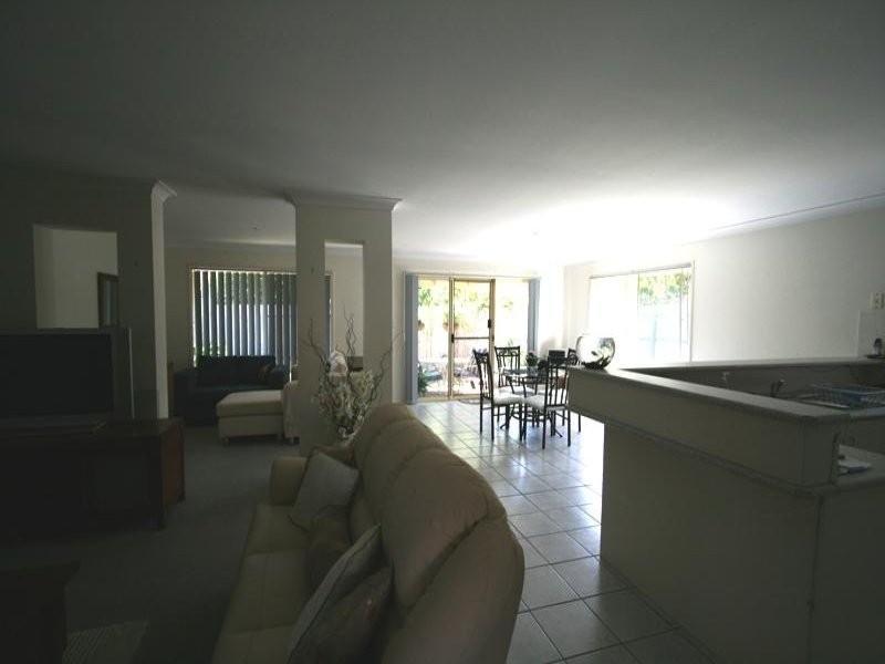 8 Grevillea Place, Bridgeman Downs QLD 4035