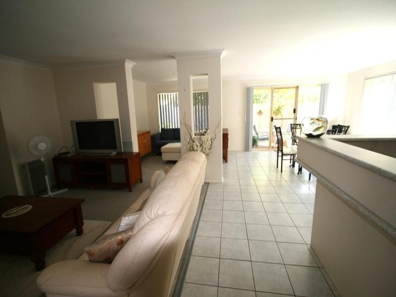 8 Grevillea Place, Bridgeman Downs QLD 4035