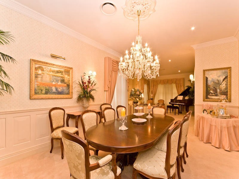 130 Camelot Place, Bridgeman Downs QLD 4035