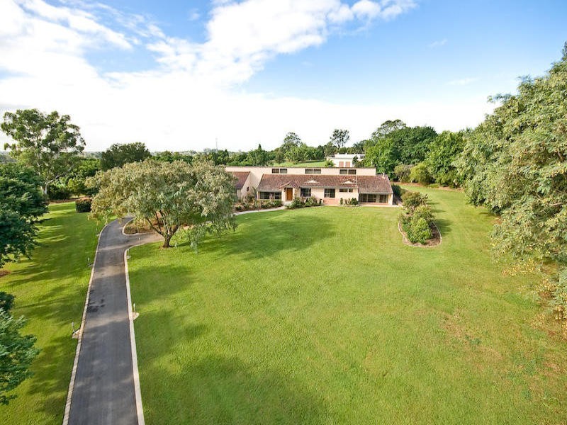 2073 Roghan Road, Bridgeman Downs QLD 4035