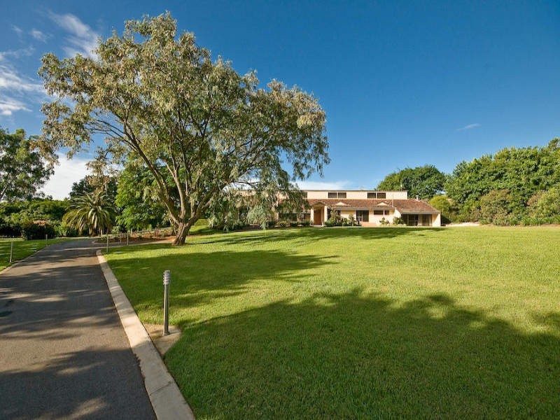 2073 Roghan Road, Bridgeman Downs QLD 4035