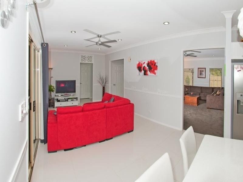 17 Forest Court, Albany Creek QLD 4035