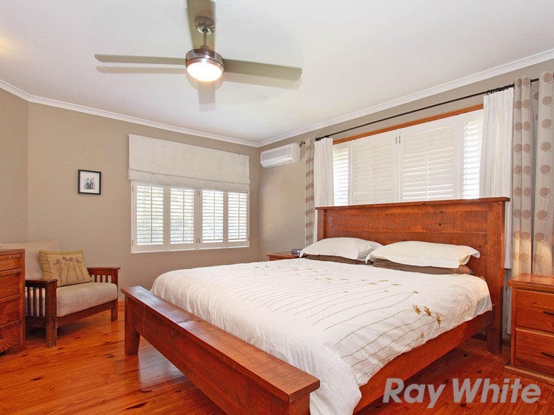 8 Peterson Place, Bridgeman Downs QLD 4035