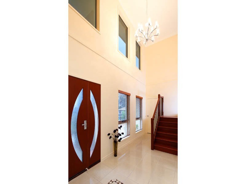 11 Silverbirch Place, Bridgeman Downs QLD 4035