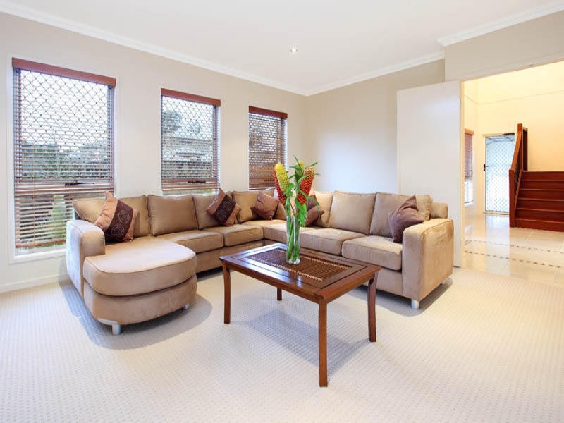 11 Silverbirch Place, Bridgeman Downs QLD 4035