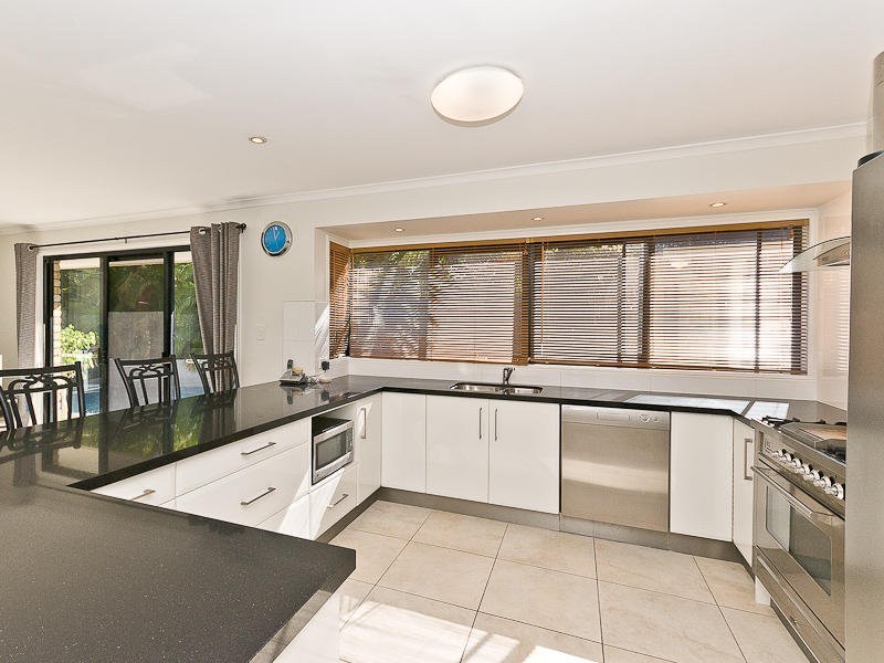 6 Voyager Circuit, Bridgeman Downs QLD 4035