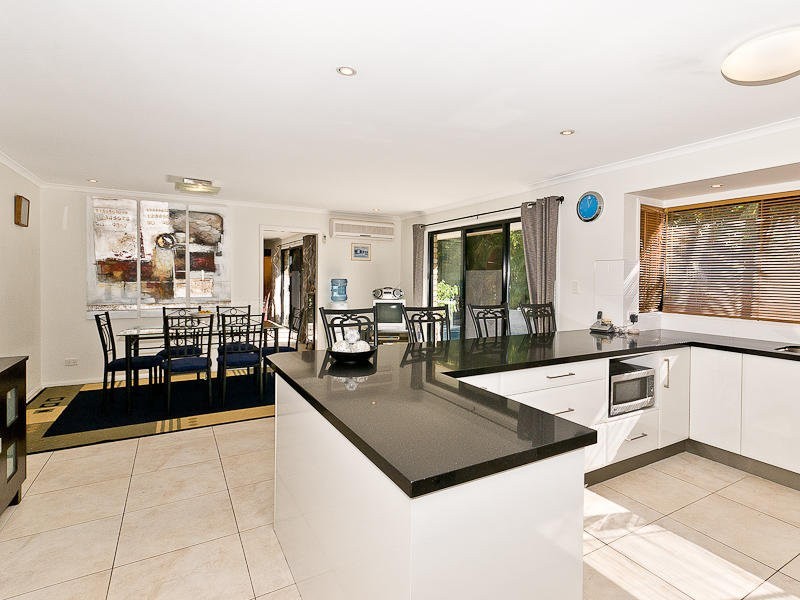 6 Voyager Circuit, Bridgeman Downs QLD 4035