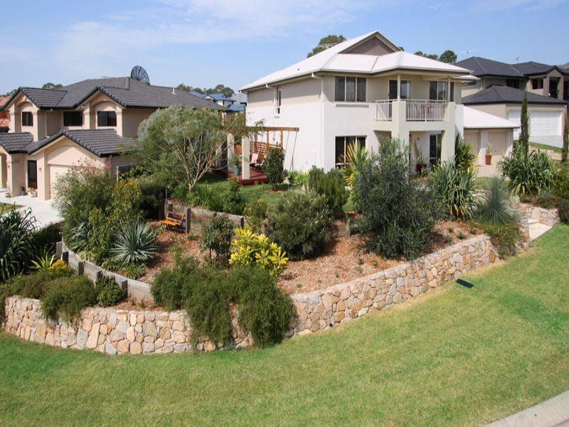 8 Cerbaia Close, Bridgeman Downs QLD 4035