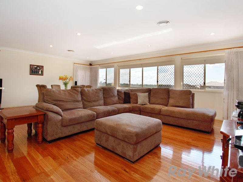 15 Aquarius Place, Bridgeman Downs QLD 4035