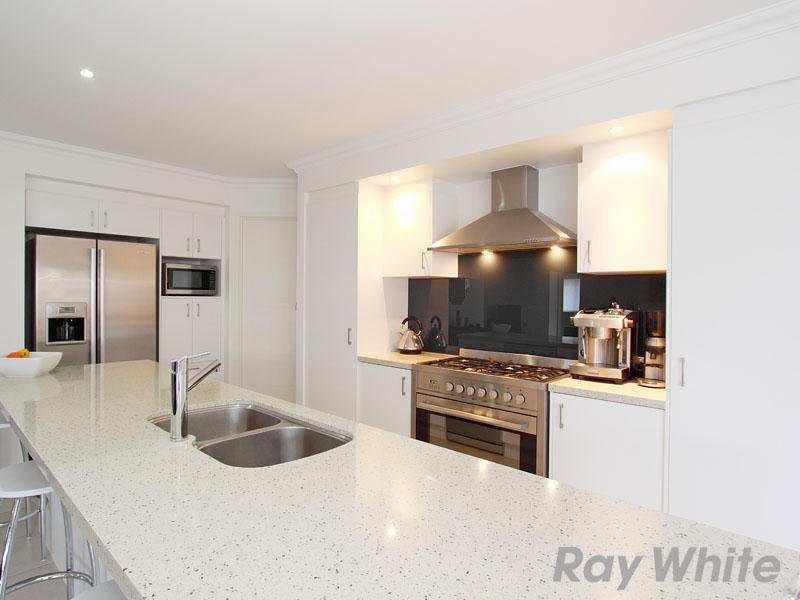 4 Carrybridge Close, Warner QLD 4500