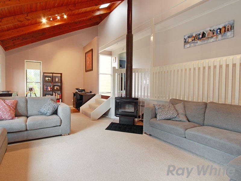 4 Jocasta Street, Eatons Hill QLD 4037