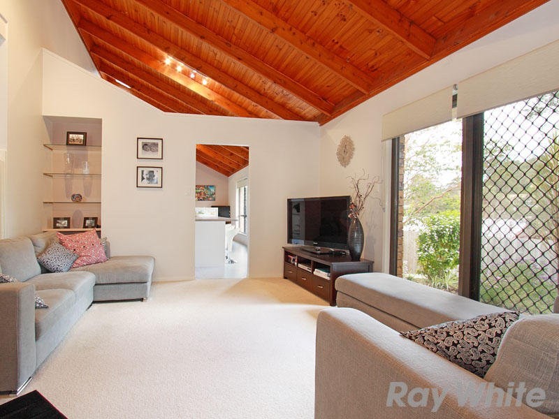 4 Jocasta Street, Eatons Hill QLD 4037