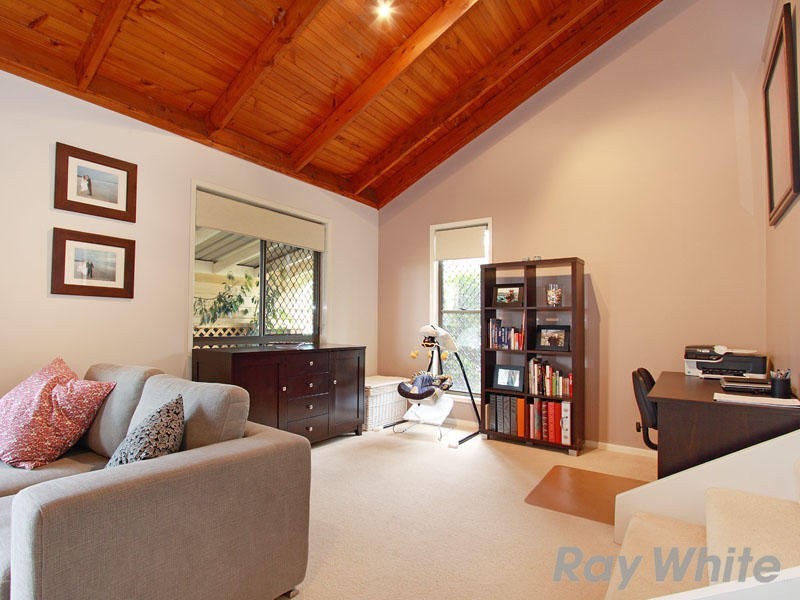 4 Jocasta Street, Eatons Hill QLD 4037