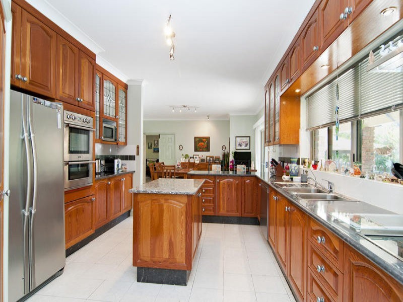 8 Lazenby Street, Mcdowall QLD 4053