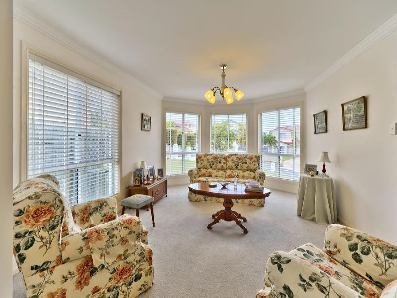 8 Gemini Place, Bridgeman Downs QLD 4035