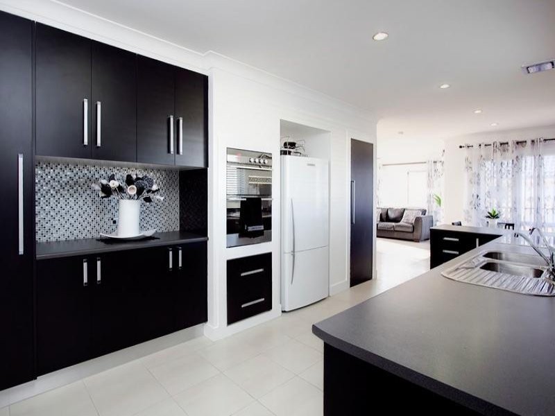 61 Picasso Crescent, Carseldine QLD 4034