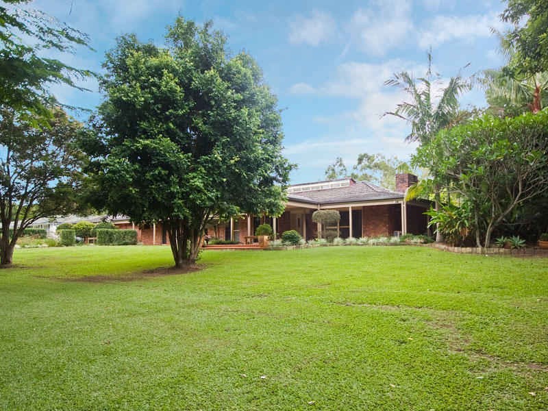 307 Albany Creek Road, Bridgeman Downs QLD 4035