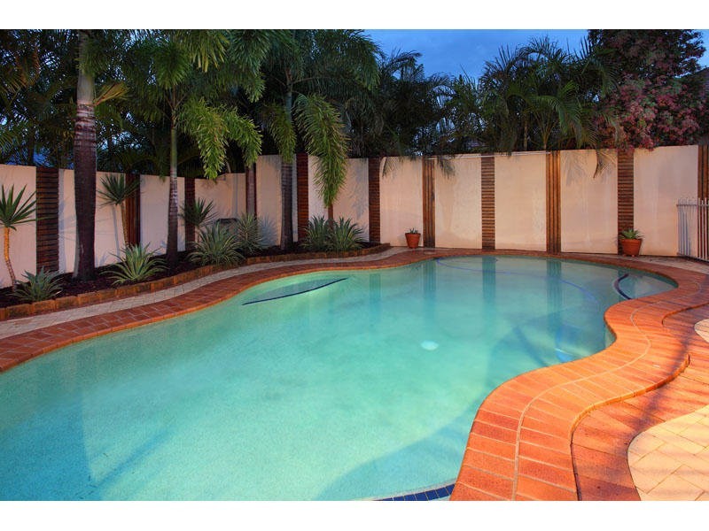 4 Montalcino Place, Bridgeman Downs QLD 4035