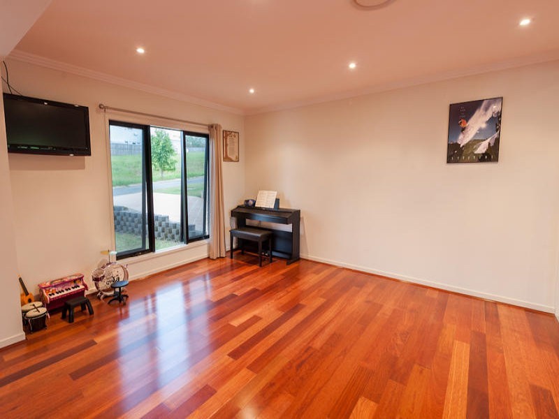 3 Leo Place, Bridgeman Downs QLD 4035