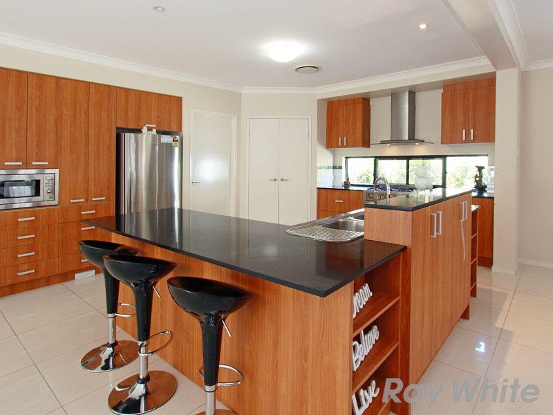 23 Apulia Place, Bridgeman Downs QLD 4035