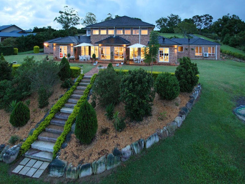 25 Neville Road, Bridgeman Downs QLD 4035