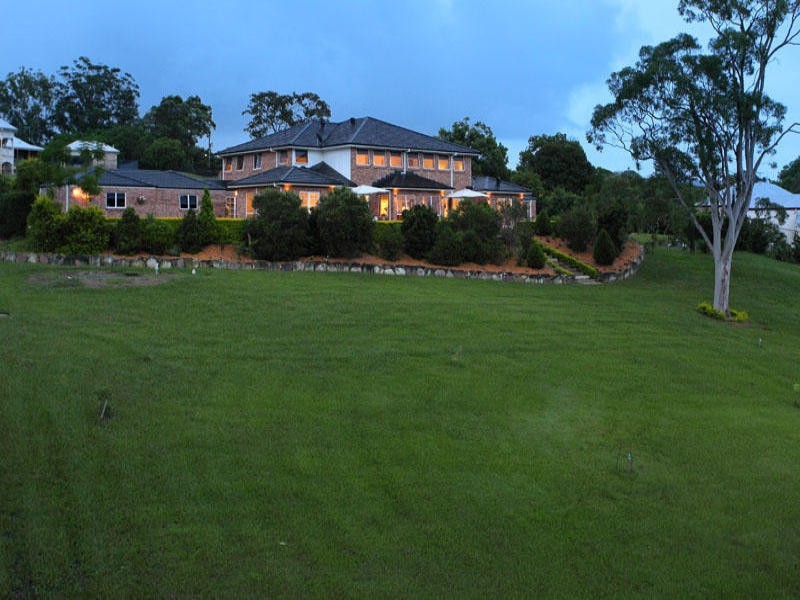 25 Neville Road, Bridgeman Downs QLD 4035