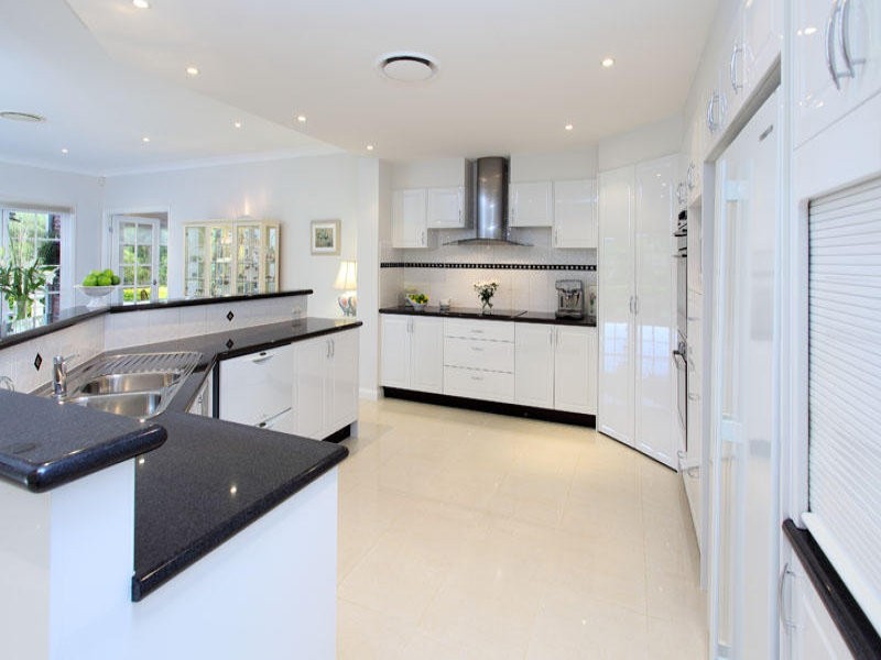 25 Neville Road, Bridgeman Downs QLD 4035