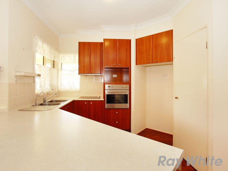 4 King Parrot Court, Cashmere QLD 4500