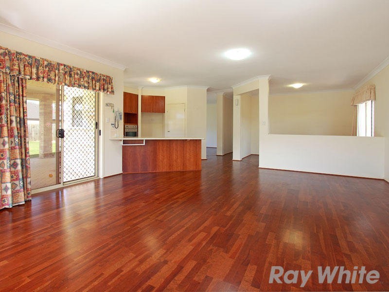 4 King Parrot Court, Cashmere QLD 4500