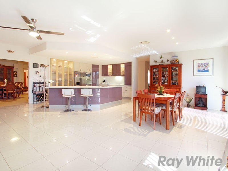 15 Cerbaia Close, Bridgeman Downs QLD 4035