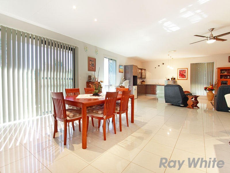 15 Cerbaia Close, Bridgeman Downs QLD 4035